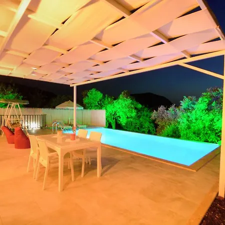 Villa Private Sare